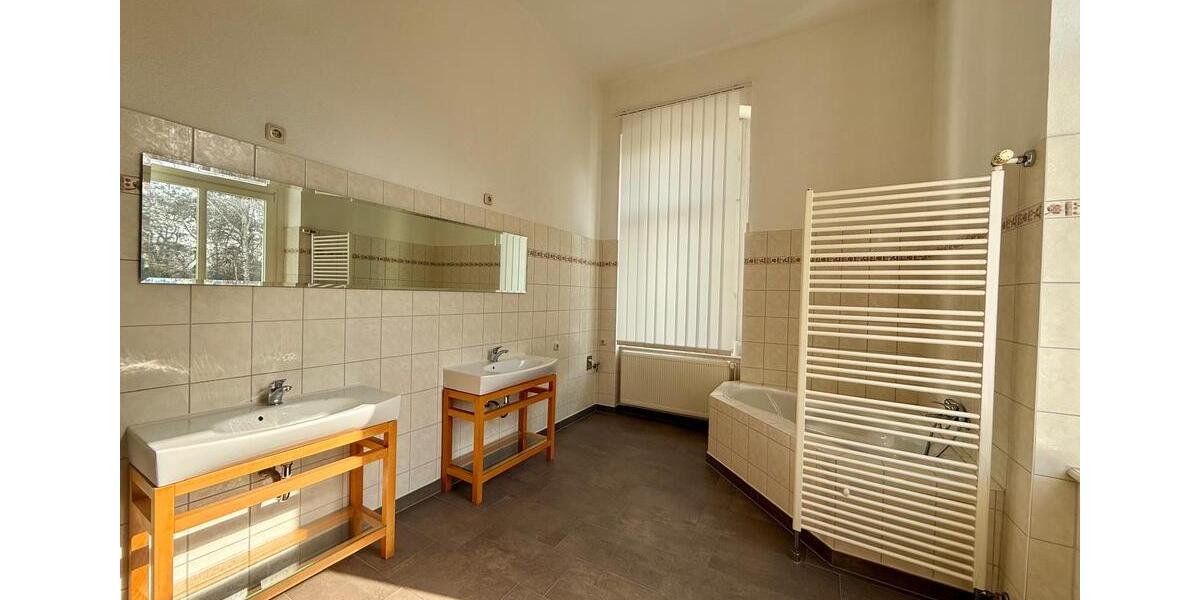 Etagenwohnung Egeln - 4 Zimmer, 203 m&sup2;, 970&euro; | Angebot:26195838