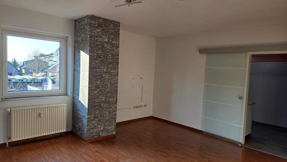 Dachgeschoßwohnung Hankensbüttel - 3.5 Zimmer, 77 m&sup2;, 500&euro; | Angebot:25874550