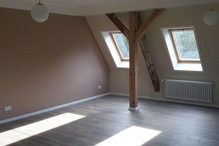 2,5 Zimmer Wohnung im Dachgeschoß 2 zimmer