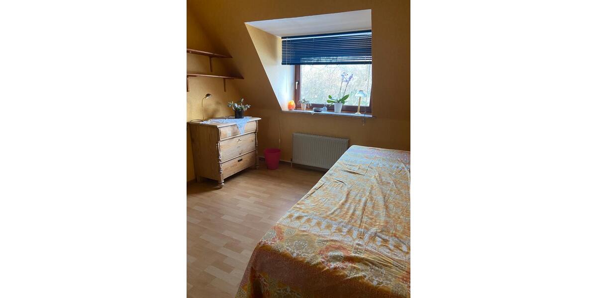 Teilmöbliertes Zimmer 1 zimmer