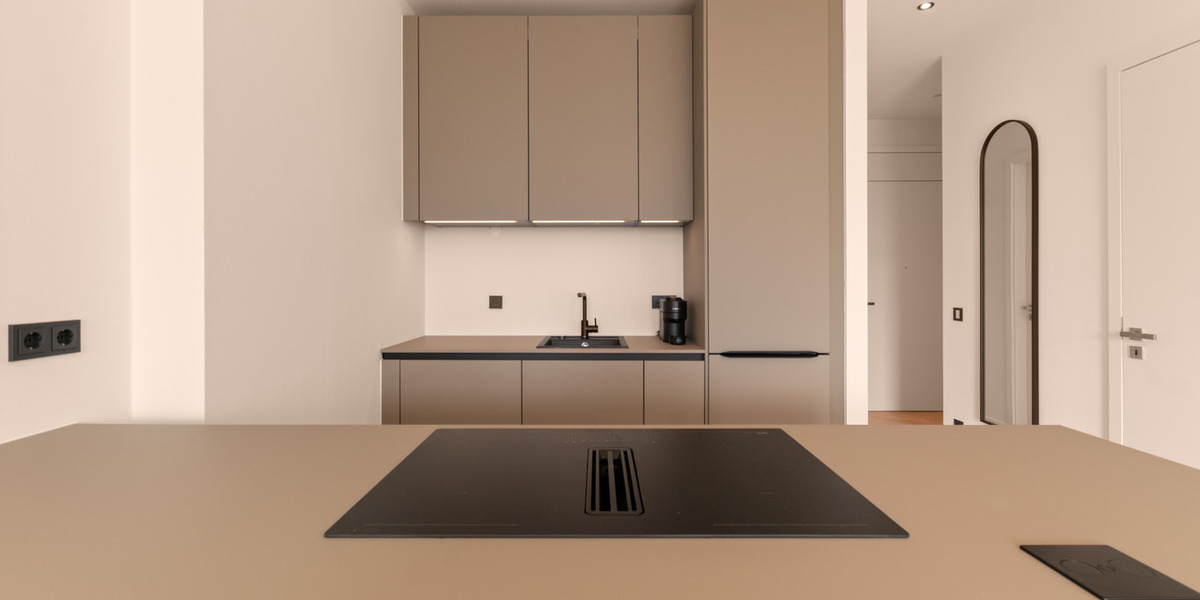 Etagenwohnung Frankfurt am Main Ostend - 2 Zimmer, 69 m&sup2;, 2.650&euro; | Angebot:25051231