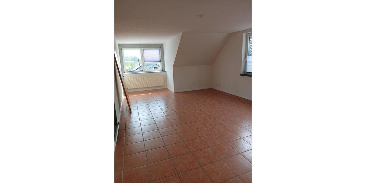 Dachgeschoßwohnung Schülldorf - 2.5 Zimmer, 82 m&sup2;, 750&euro; | Angebot:26412529