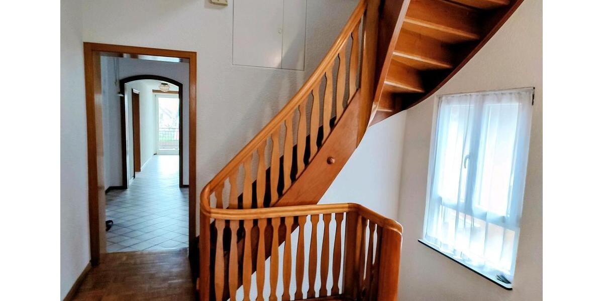 Etagenwohnung Friesenheim - 7 Zimmer, 210 m&sup2;, 1.550&euro; | Angebot:26481449