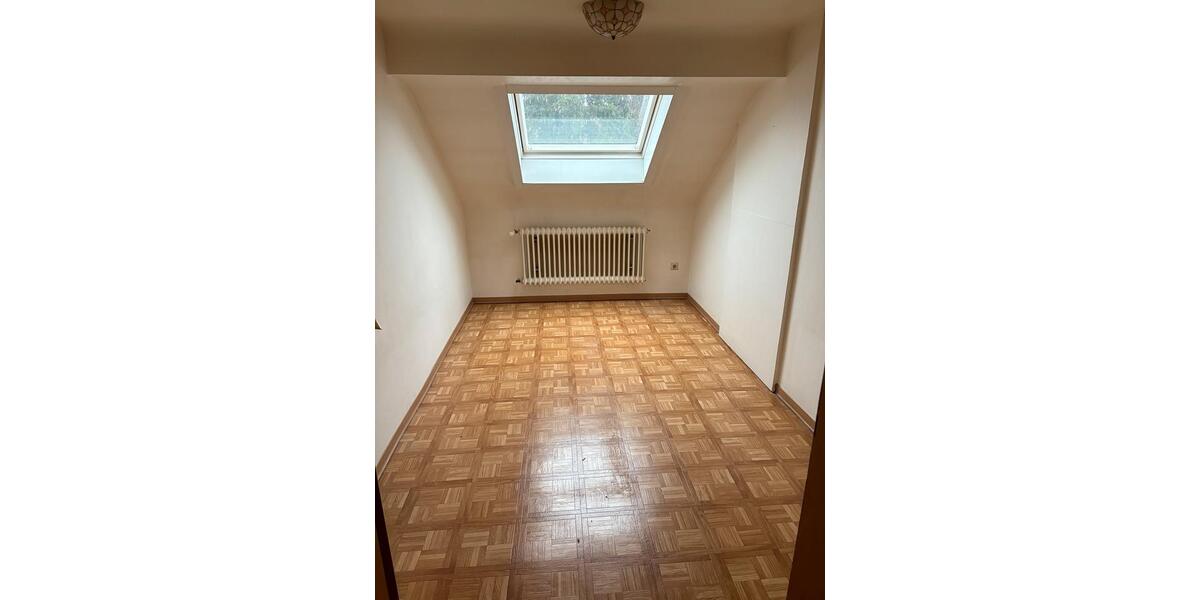 Dachgeschoßwohnung Völklingen - 3 Zimmer, 68 m&sup2;, 400&euro; | Angebot:26600730