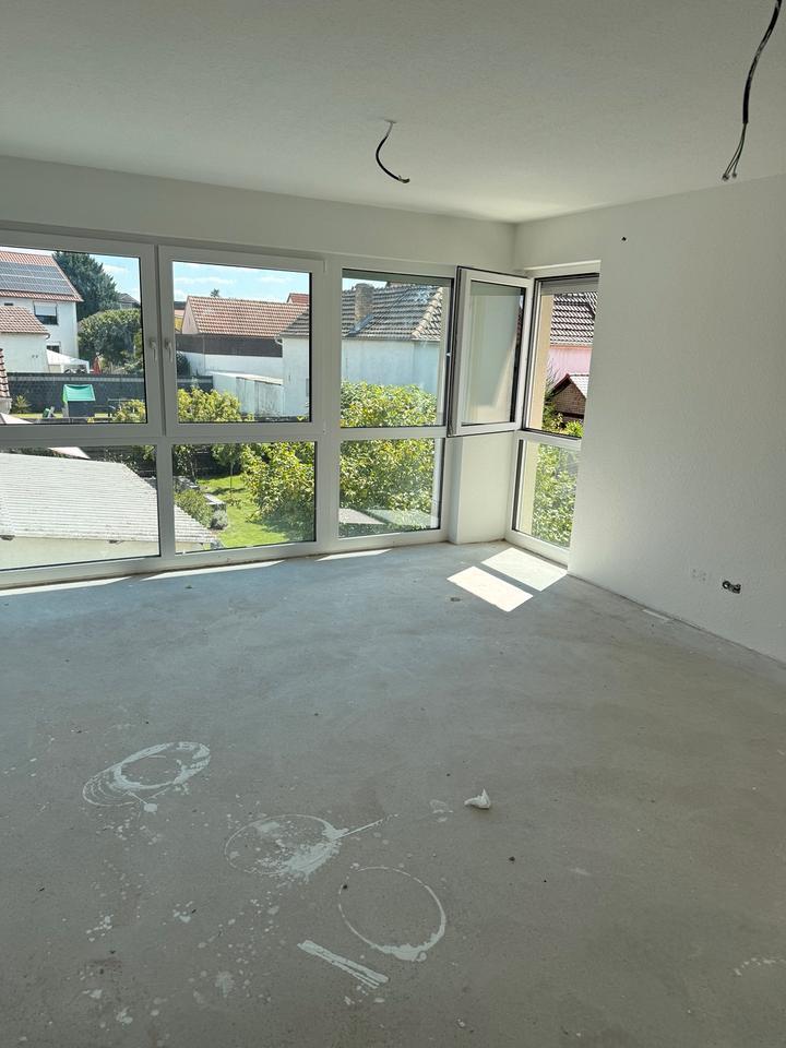 Erstbezug mit Balkon bzw. Terrasse: 4-Zimmer-Wohnung in Römerberg
