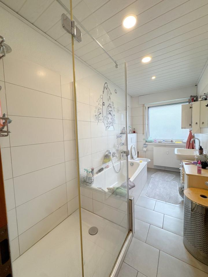 Komfortables Wohnen in Lippstadt – 3 Zimmer, Balkon, Tageslichtbad zimmer