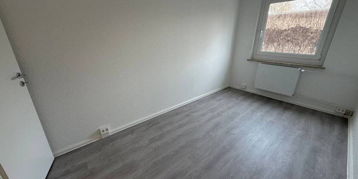 Etagenwohnung Chemnitz Kappel - 4 Zimmer, 90 m&sup2;, 450&euro; | Angebot:26751468