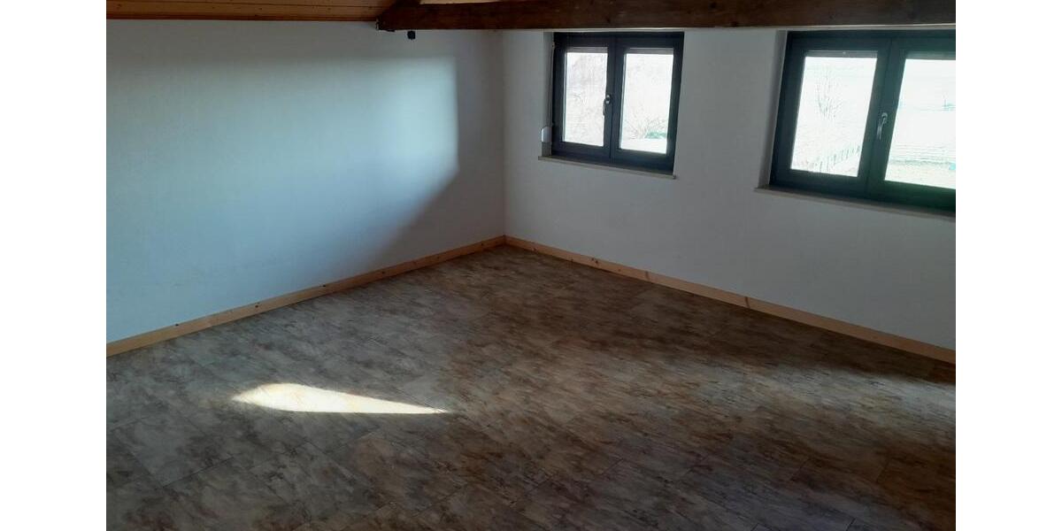 Dachgeschoßwohnung Oberschneiding - 3 Zimmer, 68 m&sup2;, 525&euro; | Angebot:25978830