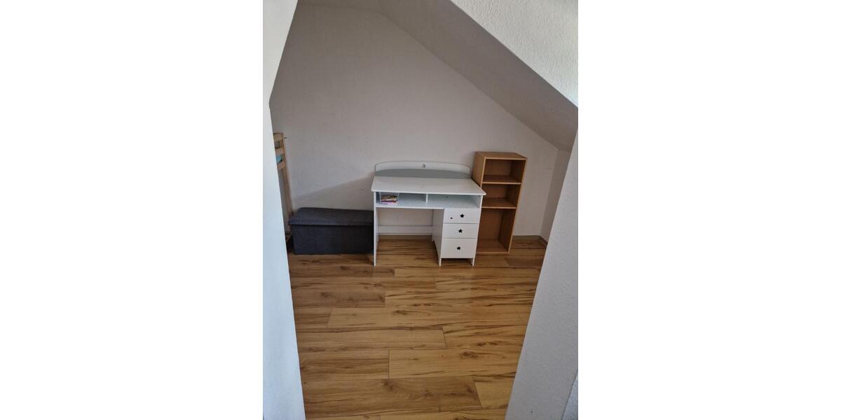 Dachgeschoßwohnung Hildburghausen - 2.5 Zimmer, 55 m&sup2;, 450&euro; | Angebot:25851691