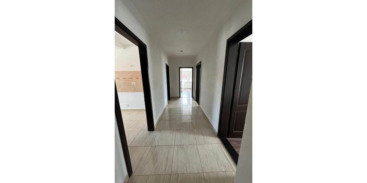 Dachgeschoßwohnung Leuna - 4 Zimmer, 90 m&sup2;, 720&euro; | Angebot:26477930
