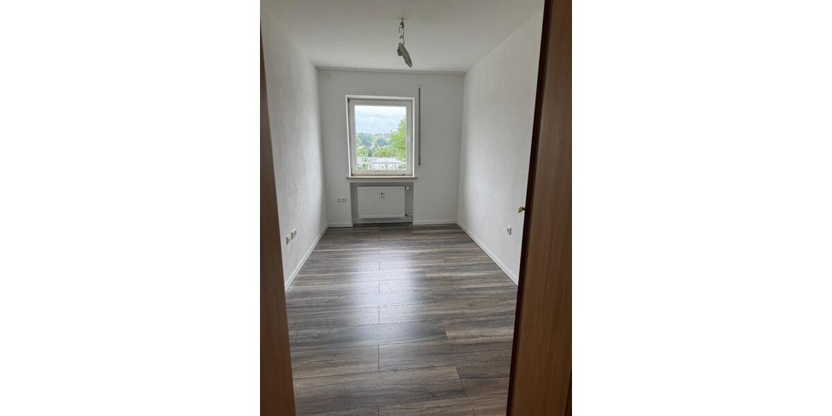 Etagenwohnung Simbach - 4 Zimmer, 97 m&sup2;, 850&euro; | Angebot:25823271