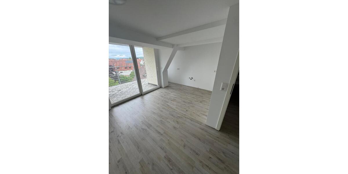 Dachgeschoßwohnung Ehingen (Donau) - 3.5 Zimmer, 90 m&sup2;, 1.000&euro; | Angebot:26670354