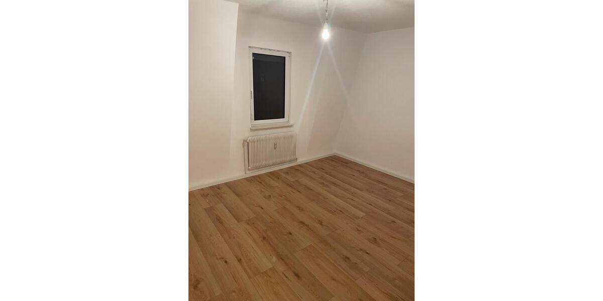 Etagenwohnung Böblingen - 3 Zimmer, 75 m&sup2;, 1.150&euro; | Angebot:25233058