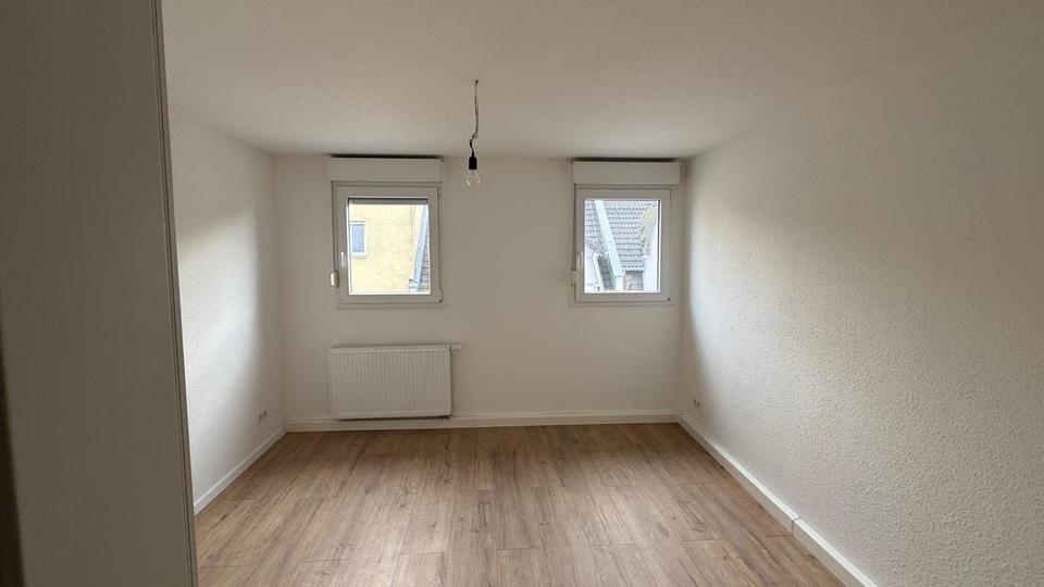 Dachgeschoßwohnung Saarbrücken - 4 Zimmer, 79 m&sup2;, 930&euro; | Angebot:24477797