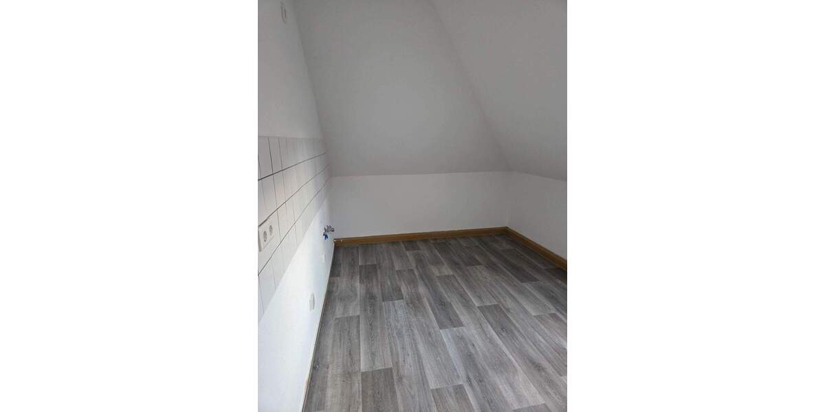 Etagenwohnung Waldheim - 4 Zimmer, 102 m&sup2;, 550&euro; | Angebot:25688927
