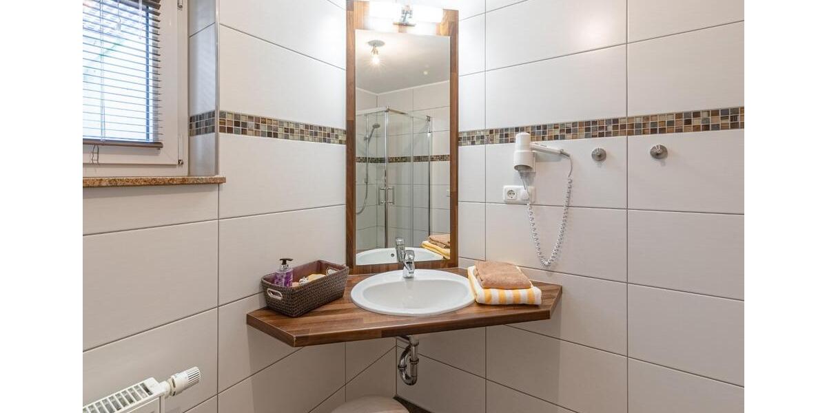 Wohnen auf Zeit Waren (Müritz) - 1 Zimmer, 16 m&sup2;, 450&euro; | Angebot:23386750