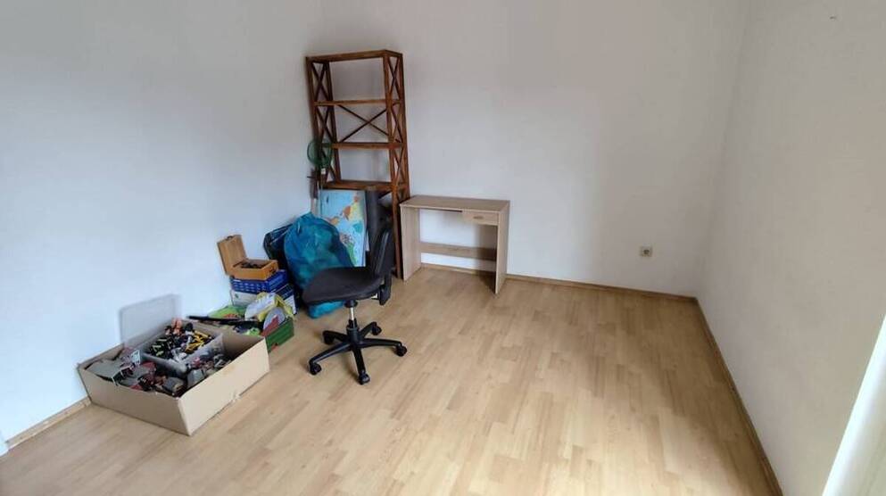 großzügige 3-Zimmer-Küche-Bad mit großem Balkon und Kaminofen