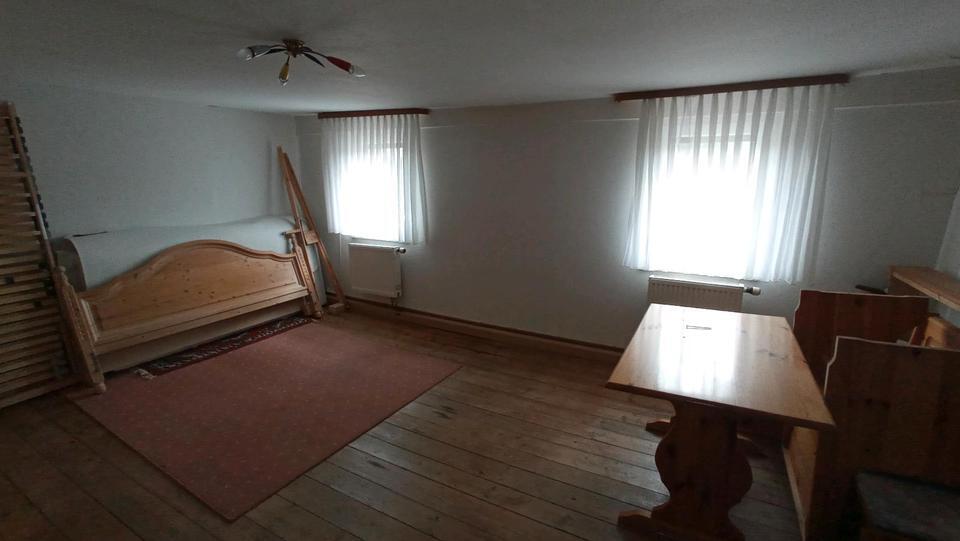 Vermiete 3 Zimmerwohnung Altbau 120 m`2