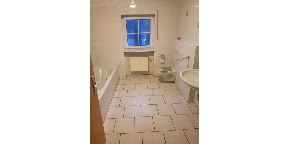 Dachgeschoßwohnung Walderbach - 4 Zimmer, 120 m&sup2;, 750&euro; | Angebot:26023297