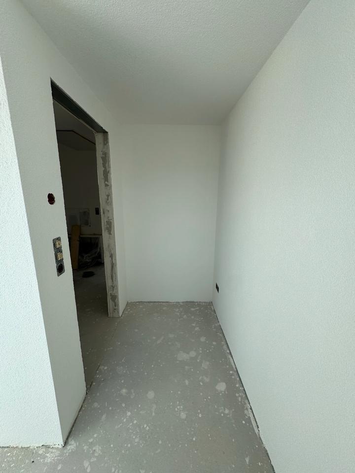 Kernsanierte 4-Zimmer-Dachgeschosswohnung. zimmer