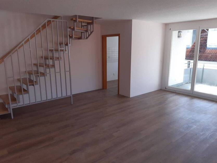 Helle und großzügige 5½-Zimmer-Maisonette Wohnung in zentraler Lage
