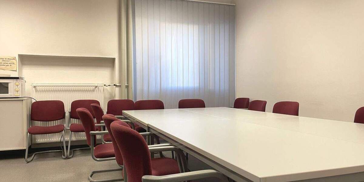 Gewerbeobjekt Bamberg Gereuth - 8 Zimmer, 338 m&sup2;, 2.960&euro; | Angebot:25734006