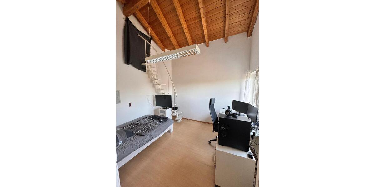 Dachgeschoßwohnung Holzmaden - 3.5 Zimmer, 83 m&sup2;, 1.040&euro; | Angebot:26687939
