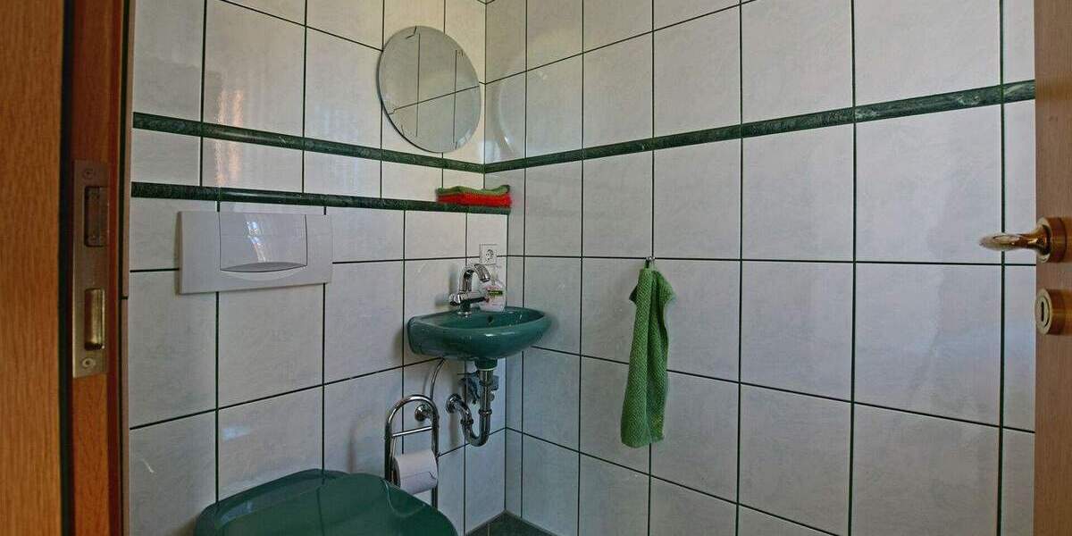 Einfamilienhaus Wolfhagen - 4 Zimmer, 150 m&sup2;, 1.100&euro; | Angebot:24789072