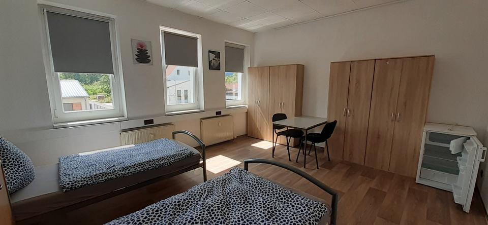 Wohnen auf Zeit Georgenthal - 9 Zimmer, 340 m&sup2;, 15&euro; | Angebot:26321447