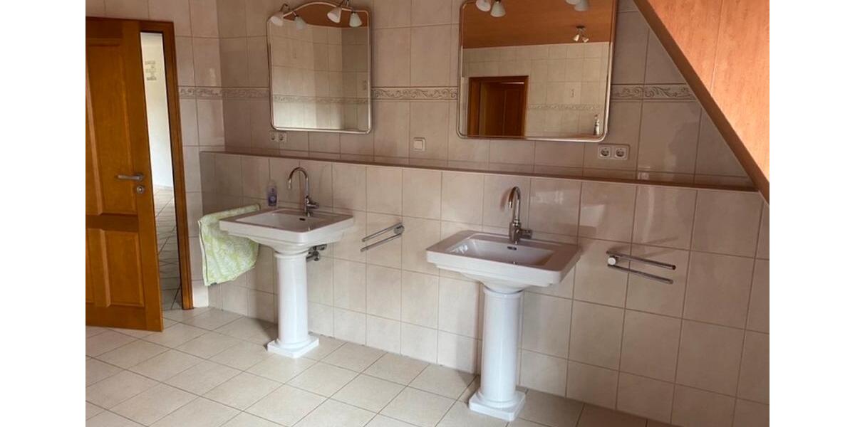 Dachgeschoßwohnung Werlte - 5 Zimmer, 160 m&sup2;, 1.250&euro; | Angebot:24652093