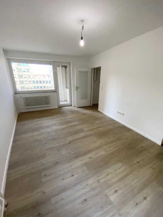 Einziehen und wohlfühlen! 2-Zimmer-Wohnung, Erstbezug nach Sanierung, Einbauküche zimmer