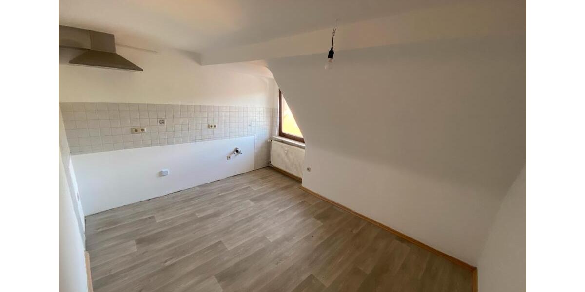Dachgeschoßwohnung Eschwege - 2 Zimmer, 55 m&sup2;, 400&euro; | Angebot:26125460