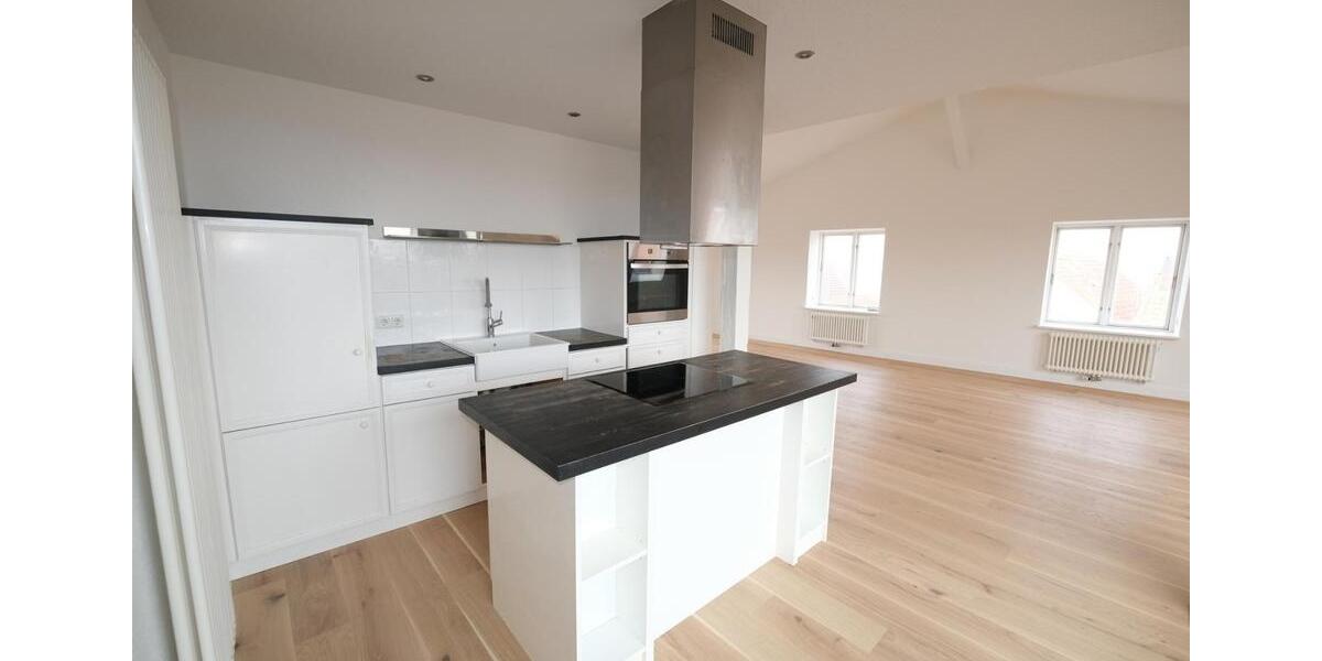 Dachgeschoßwohnung Eckernförde - 3 Zimmer, 117 m&sup2;, 1.950&euro; | Angebot:25921077