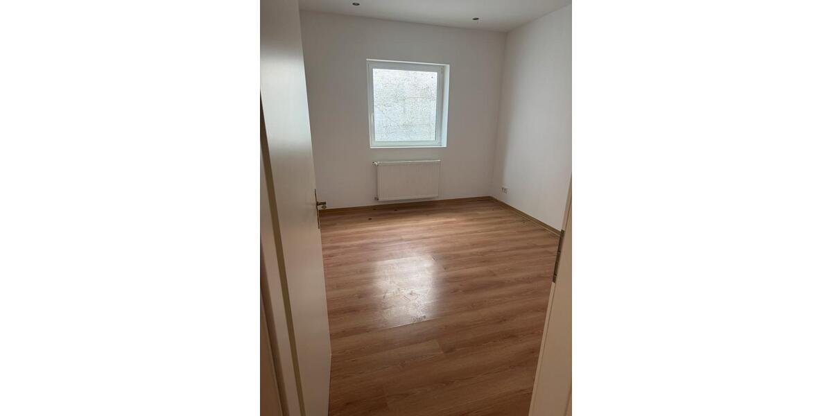 Erdgeschoßwohnung Neumagen-Dhron Dhron - 4 Zimmer, 110 m&sup2;, 1.030&euro; | Angebot:26286344