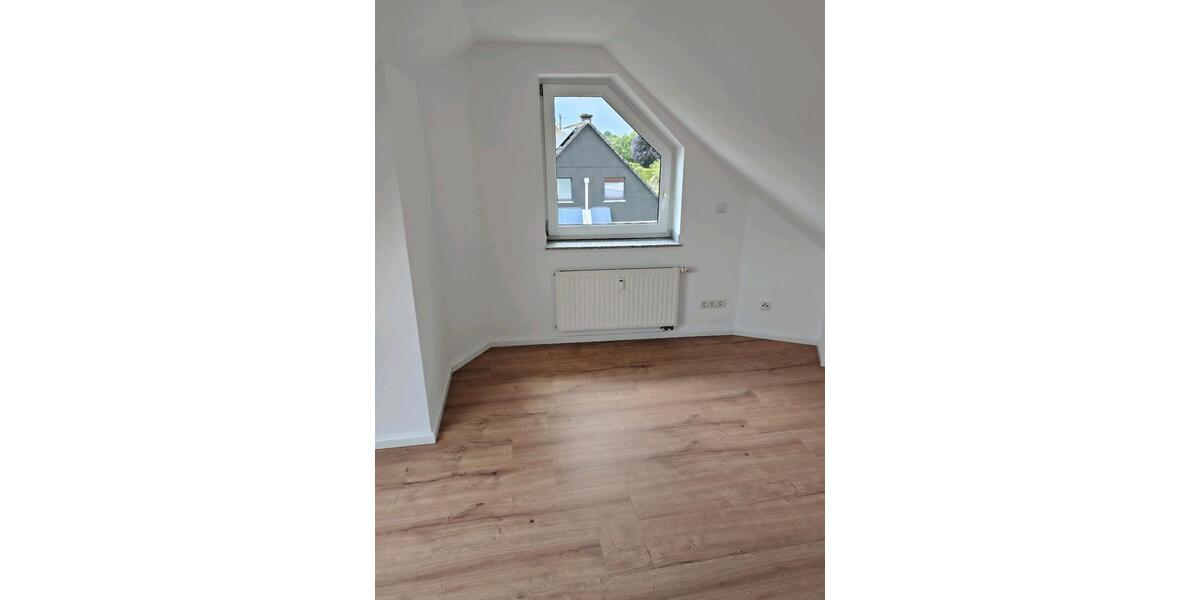 Dachgeschoßwohnung Hamminkeln - 3 Zimmer, 30 m&sup2;, 390&euro; | Angebot:26623769