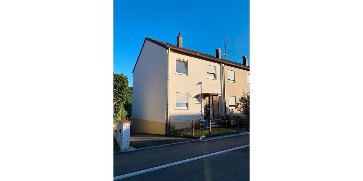 Familienfreundliches Reiheneckhaus mit Garten, 2Balkone & Garage 5 zimmer