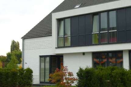 Haus zum Mieten in Düsseldorf 3.900 € 205 m²