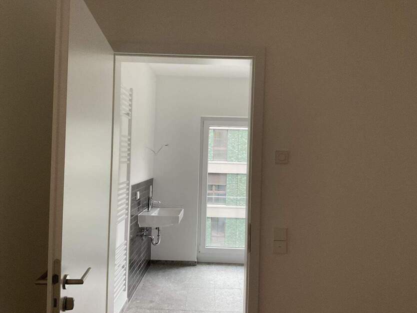 Achtung nur mit WBS!! Neubauwohnung mit Loggia, guter Schnitt, Parkett, Tageslichtbad, Aufzug 3 zimmer