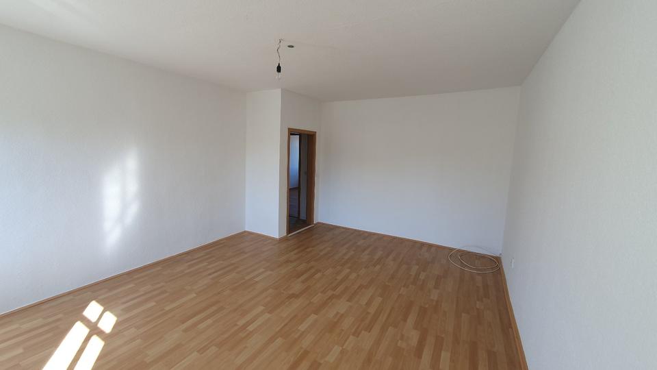 Etagenwohnung Schmölln - 4 Zimmer, 107 m&sup2;, 560&euro; | Angebot:26223221