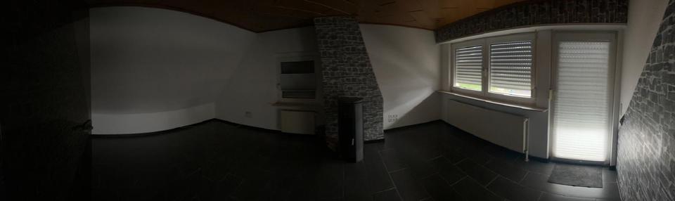 Altbau-Obergeschoss-Wohnung mit Balkon & Einbauküche zu SOFORT!!! 4 zimmer