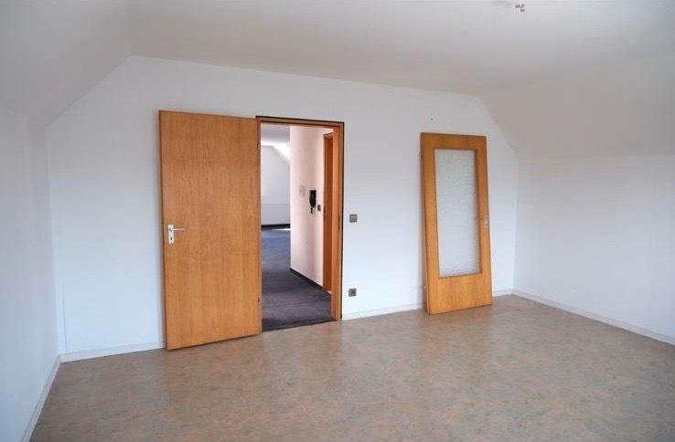 Dachgeschoßwohnung Schlaitdorf - 2 Zimmer, 59 m&sup2;, 1.000&euro; | Angebot:25945544