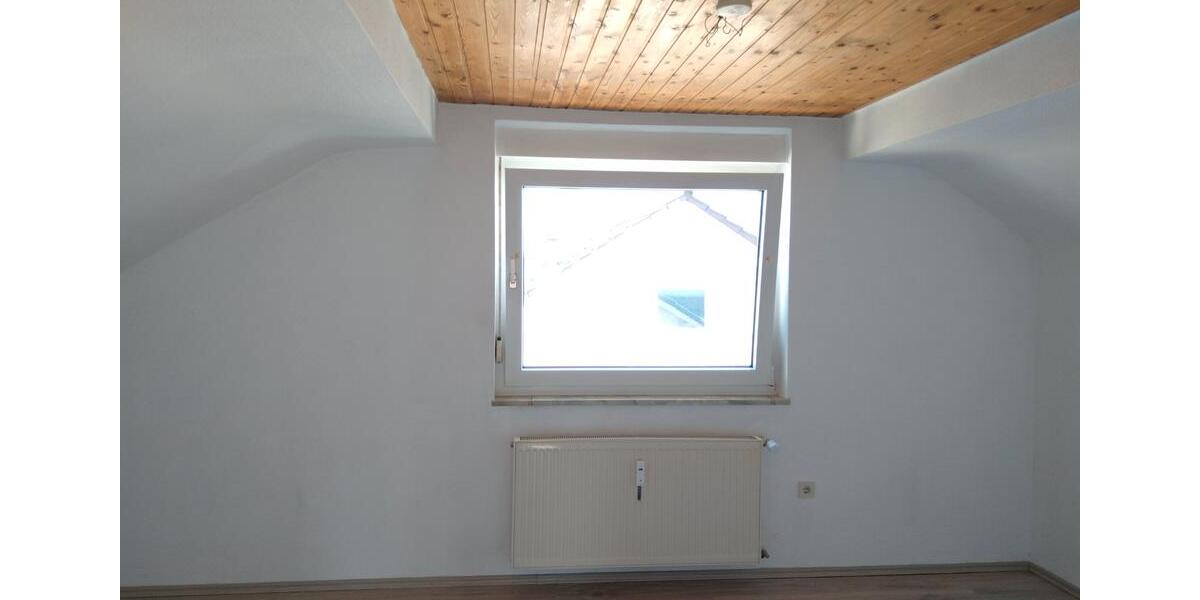 Dachgeschoßwohnung Neckarbischofsheim - 2 Zimmer, 47 m&sup2;, 590&euro; | Angebot:26610117