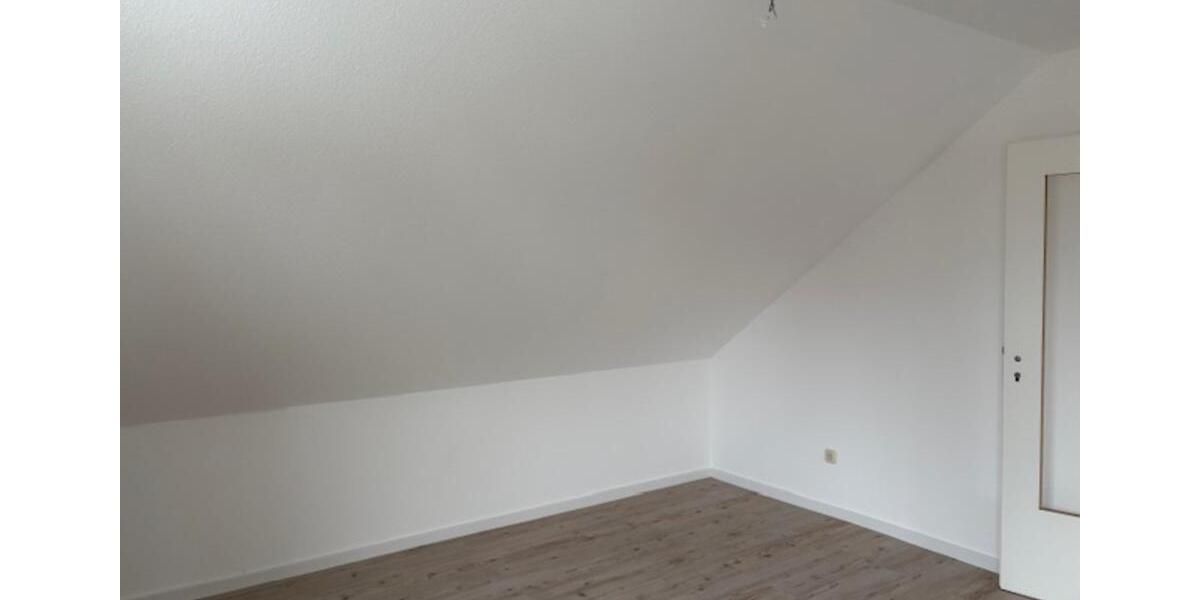 Dachgeschoßwohnung Nossen - 2 Zimmer, 77 m&sup2;, 500&euro; | Angebot:24360387