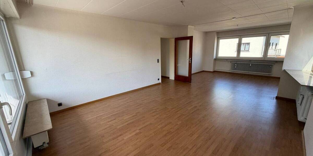 Etagenwohnung Saarbrücken Brebach-Fechingen - 3 Zimmer, 94 m&sup2;, 700&euro; | Angebot:26092634