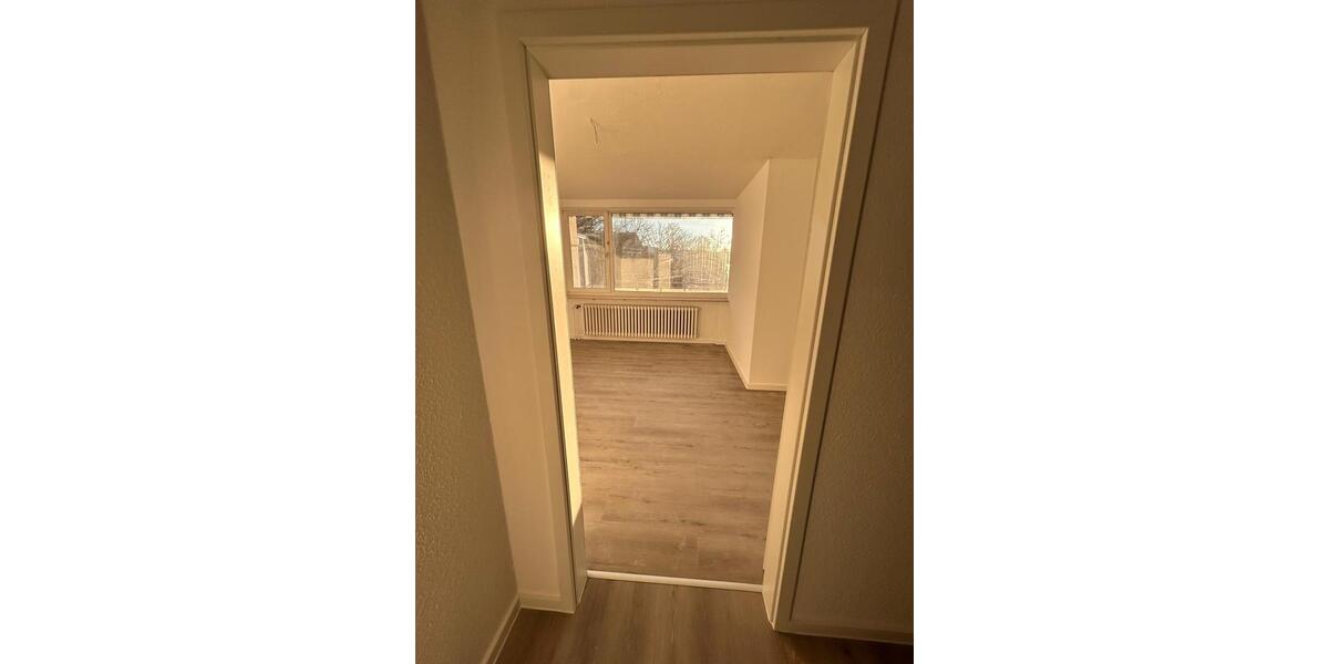 Zimmer in neu gegründeter, Renovierten 4-Zimmerwohnung frei 4 zimmer