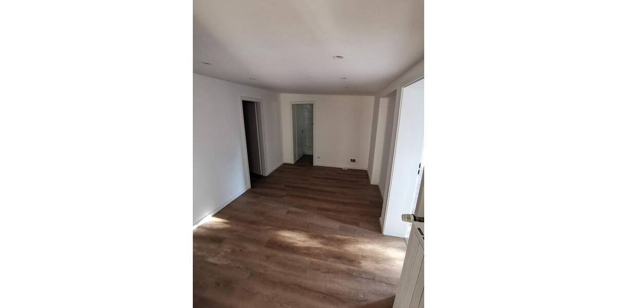 Erdgeschoßwohnung Hilden - 7 Zimmer, 155 m&sup2;, 2.050&euro; | Angebot:26013823