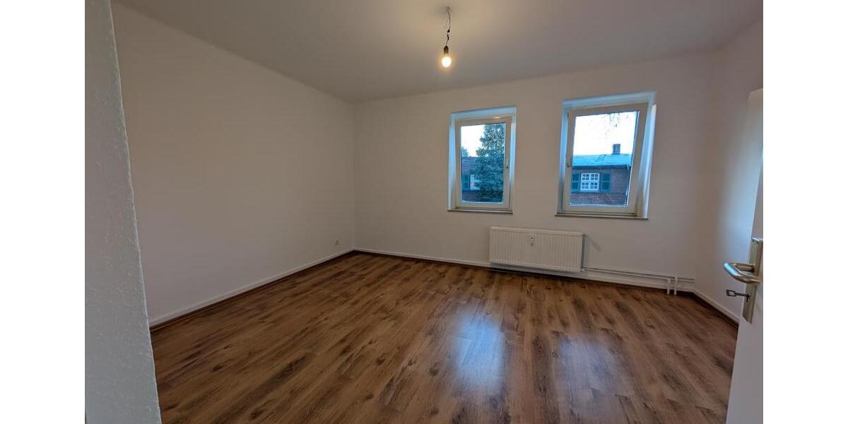 ~ Tolle Etagenwohnung + renoviert + ruhige Lage nah am Kanal ~ 2 zimmer