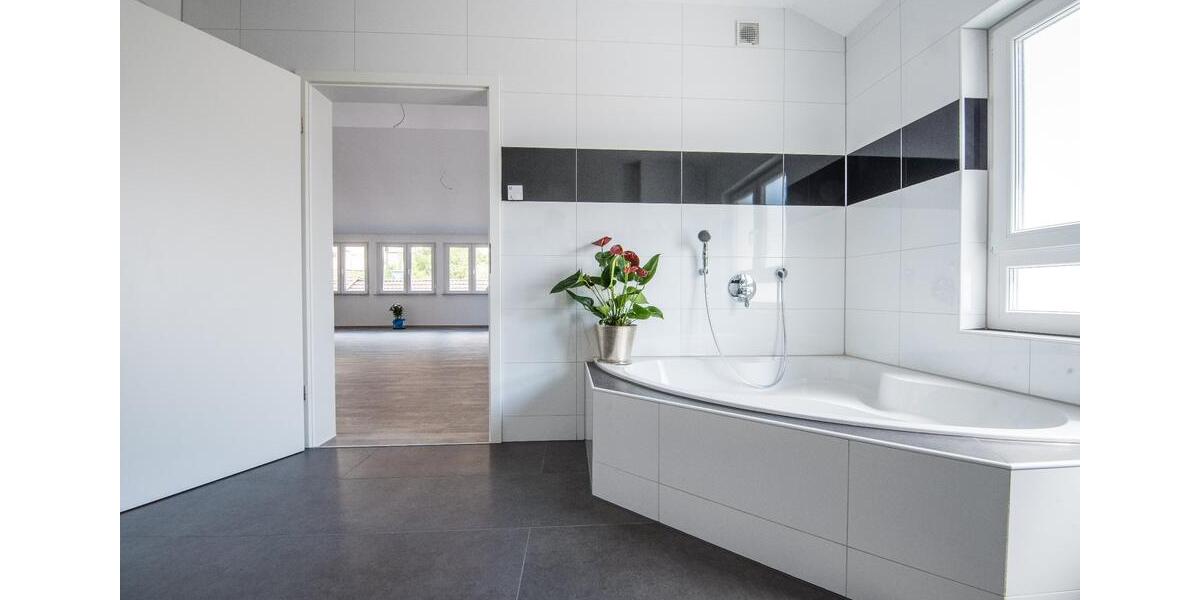 Wohnen auf Zeit Baden-Baden Baden - 4 Zimmer, 140 m&sup2;, 2.600&euro; | Angebot:22713090