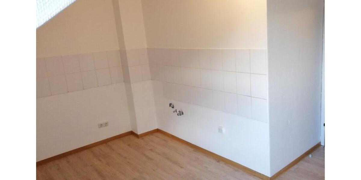 Dachgeschoßwohnung Saarbrücken - 3 Zimmer, 70 m&sup2;, 560&euro; | Angebot:25148200