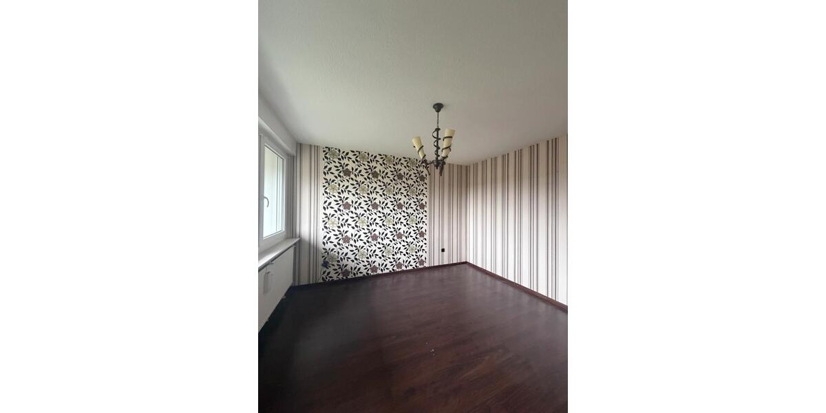 Etagenwohnung Ludwigshafen am Rhein Edigheim - 4 Zimmer, 106 m&sup2;, 1.750&euro; | Angebot:26097178